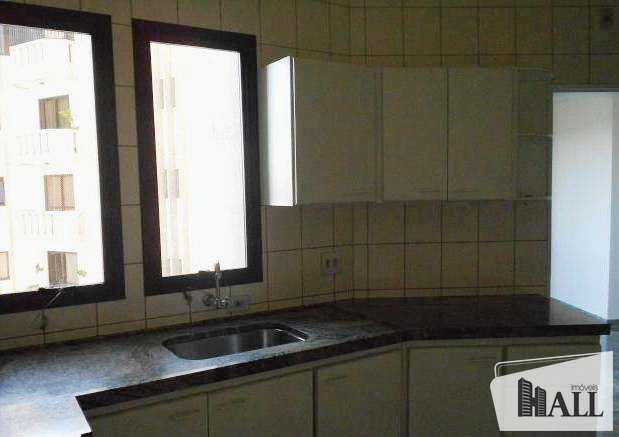 Apartamento à venda com 3 quartos, 145m² - Foto 3