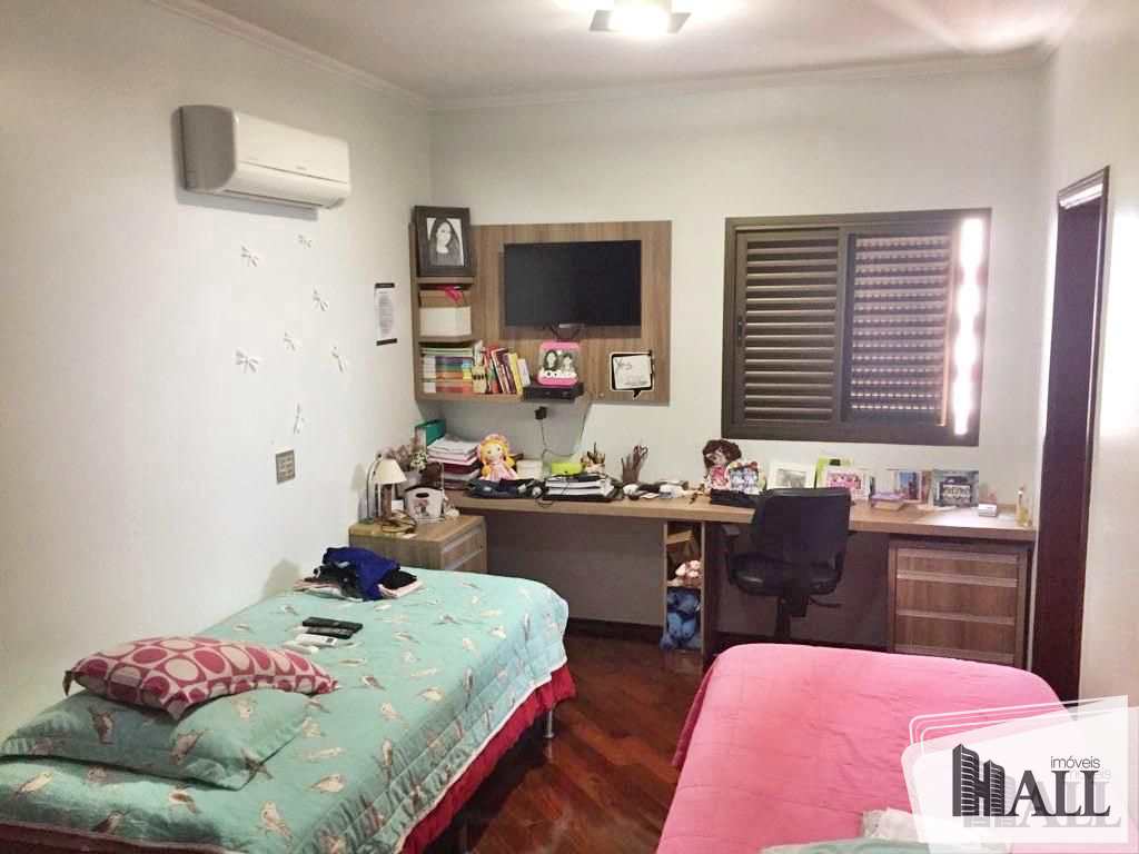 Apartamento à venda com 3 quartos, 180m² - Foto 7