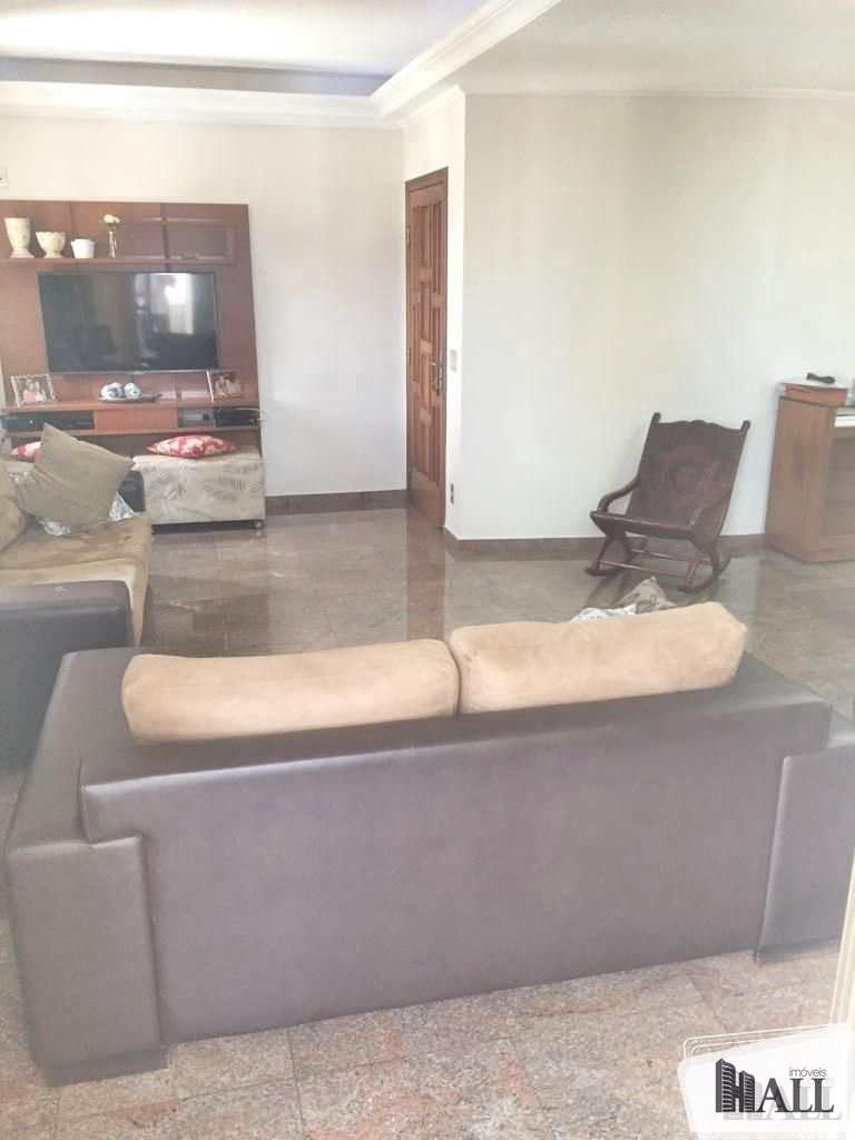 Apartamento à venda com 3 quartos, 180m² - Foto 2