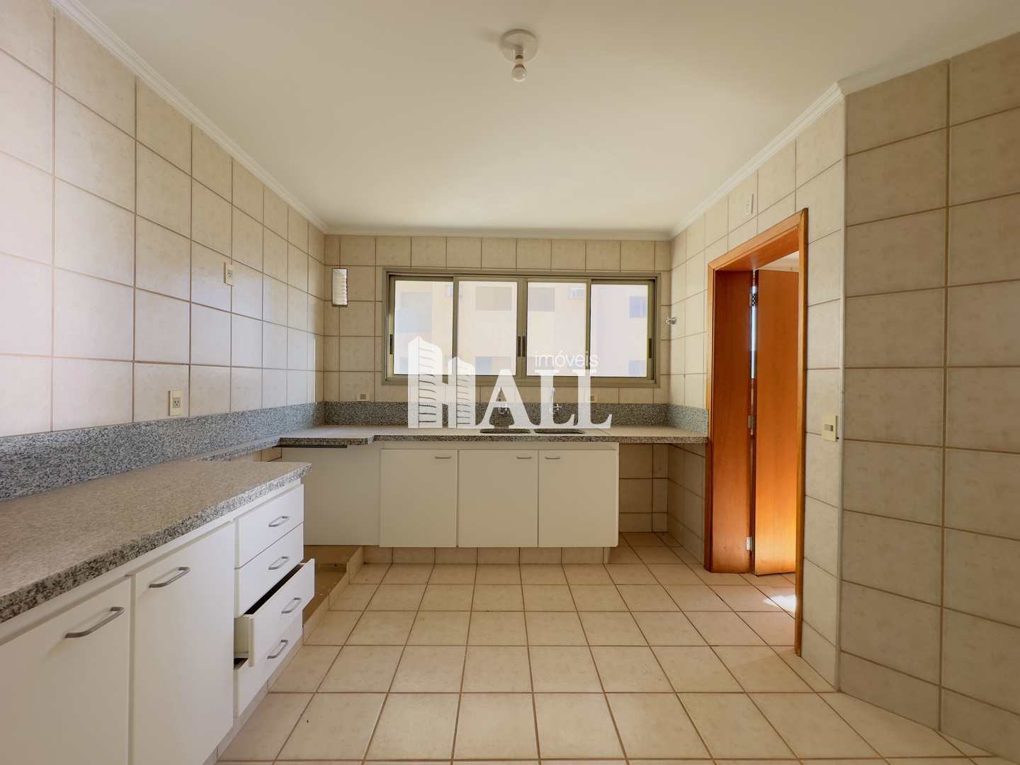 Apartamento à venda com 3 quartos, 140m² - Foto 6