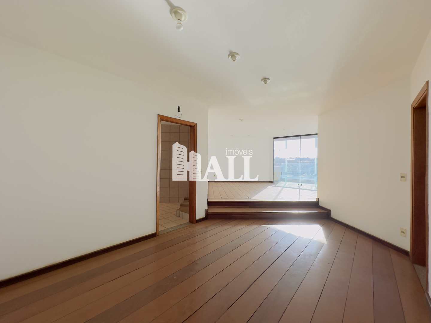 Apartamento à venda com 3 quartos, 140m² - Foto 1