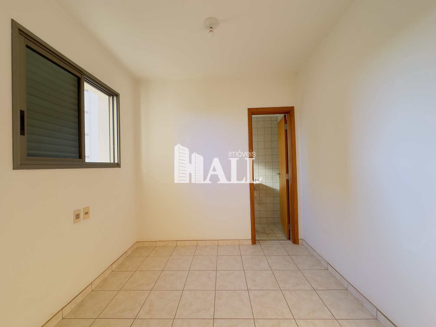 Apartamento à venda com 3 quartos, 140m² - Foto 9