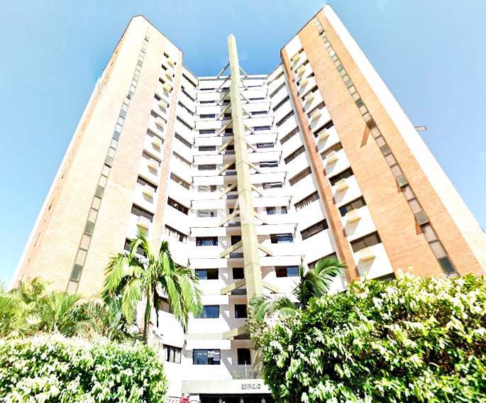 Apartamento à venda com 3 quartos, 142m² - Foto 2