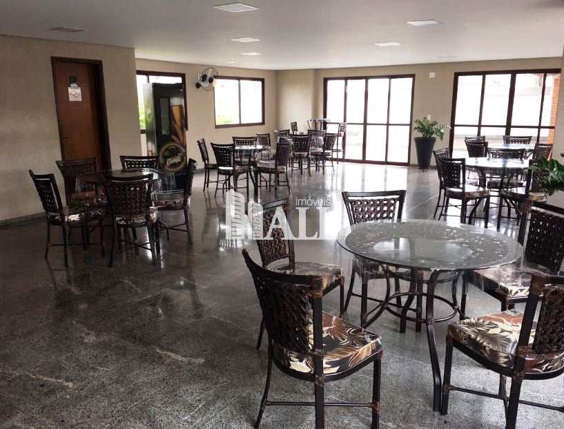 Apartamento à venda com 3 quartos, 117m² - Foto 2