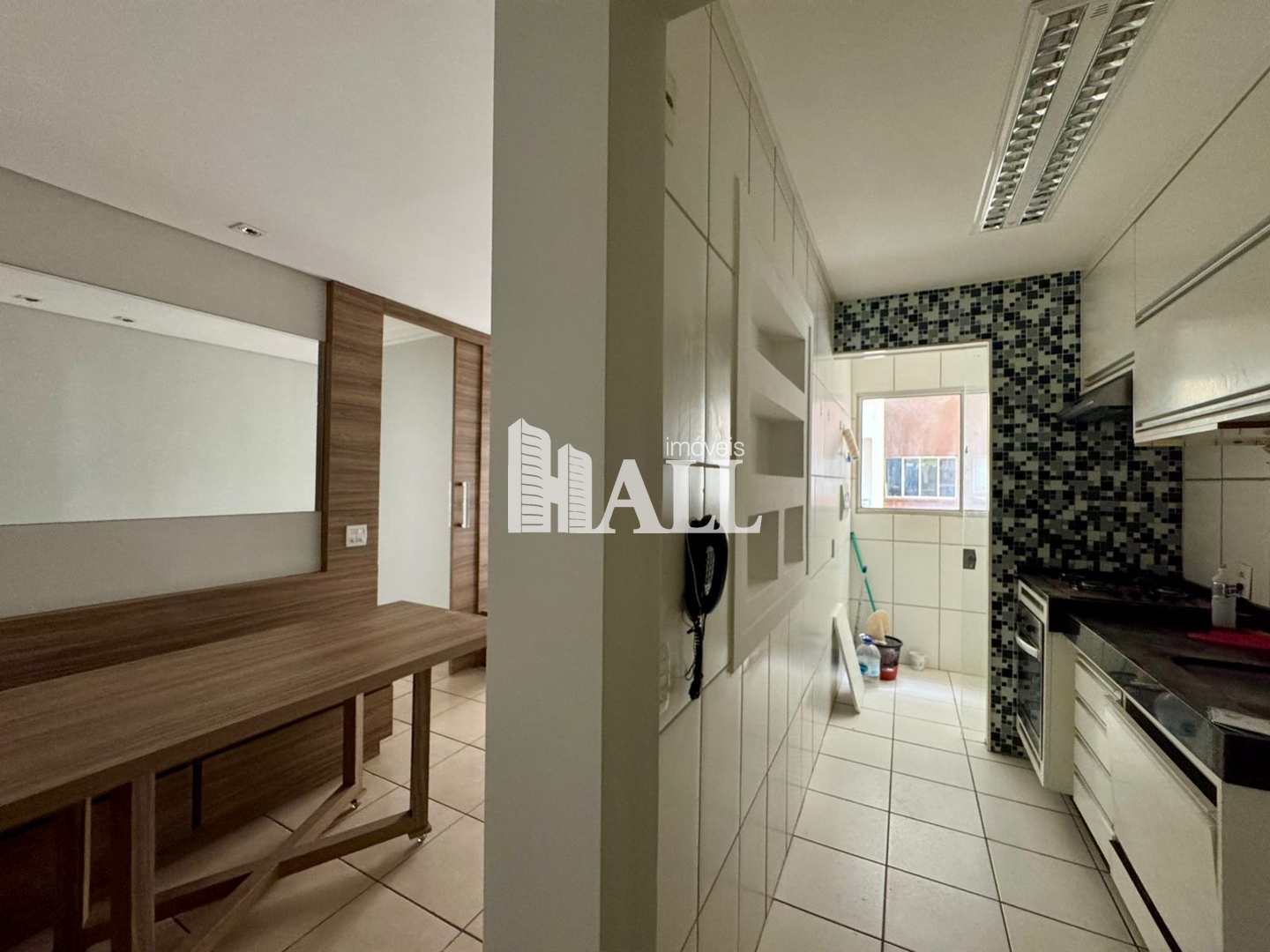 Apartamento à venda com 3 quartos, 70m² - Foto 2