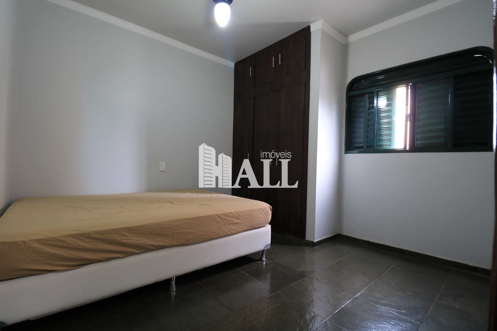 Apartamento à venda com 2 quartos, 67m² - Foto 3