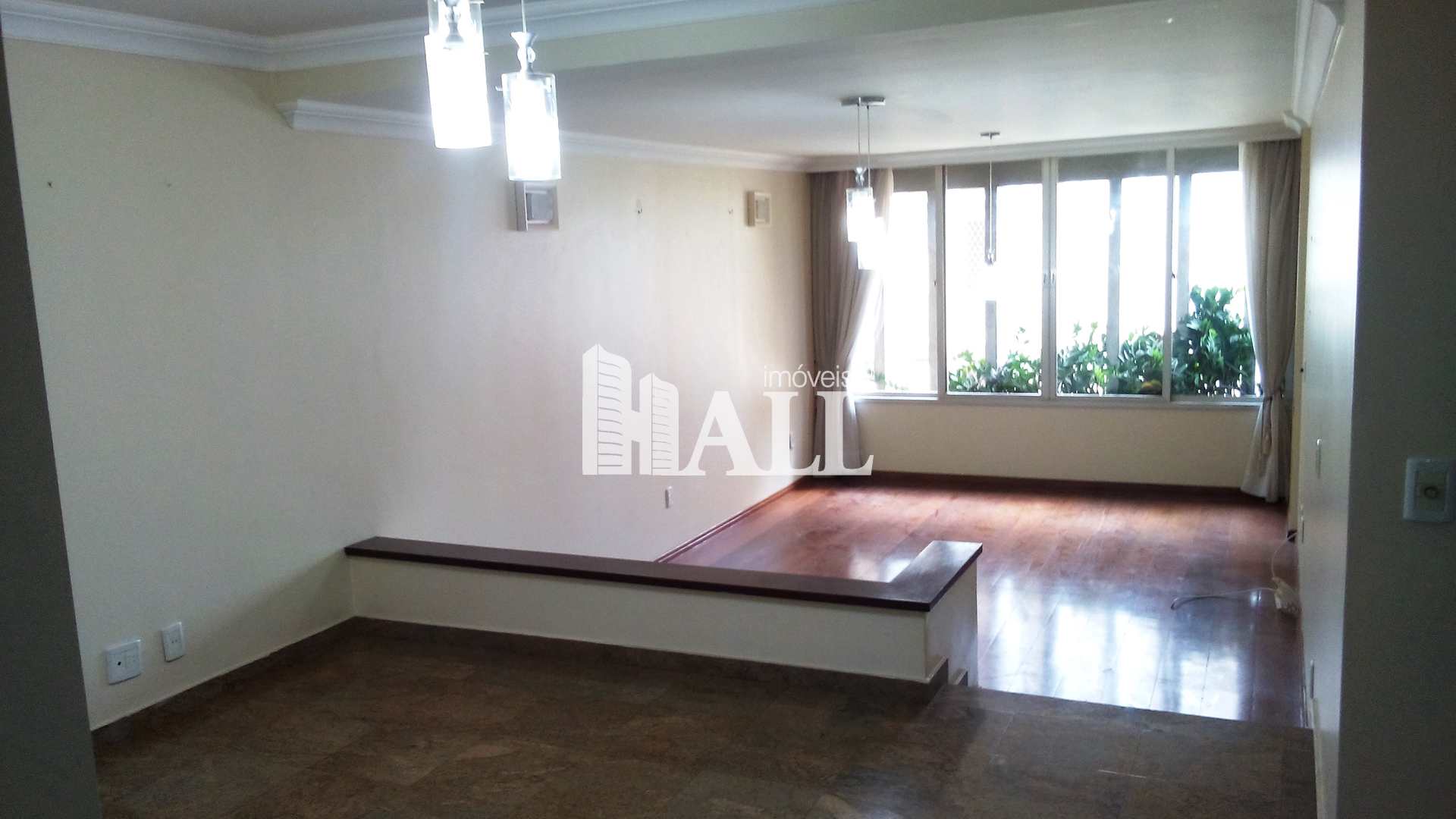 Apartamento à venda com 3 quartos, 220m² - Foto 1