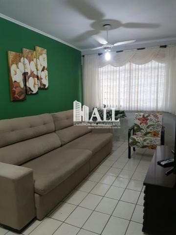 Apartamento à venda com 2 quartos, 70m² - Foto 1