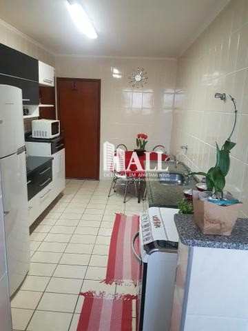 Apartamento à venda com 2 quartos, 70m² - Foto 3