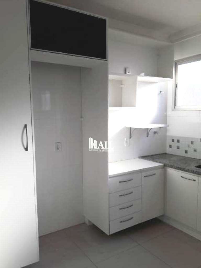 Apartamento à venda com 3 quartos, 168m² - Foto 2