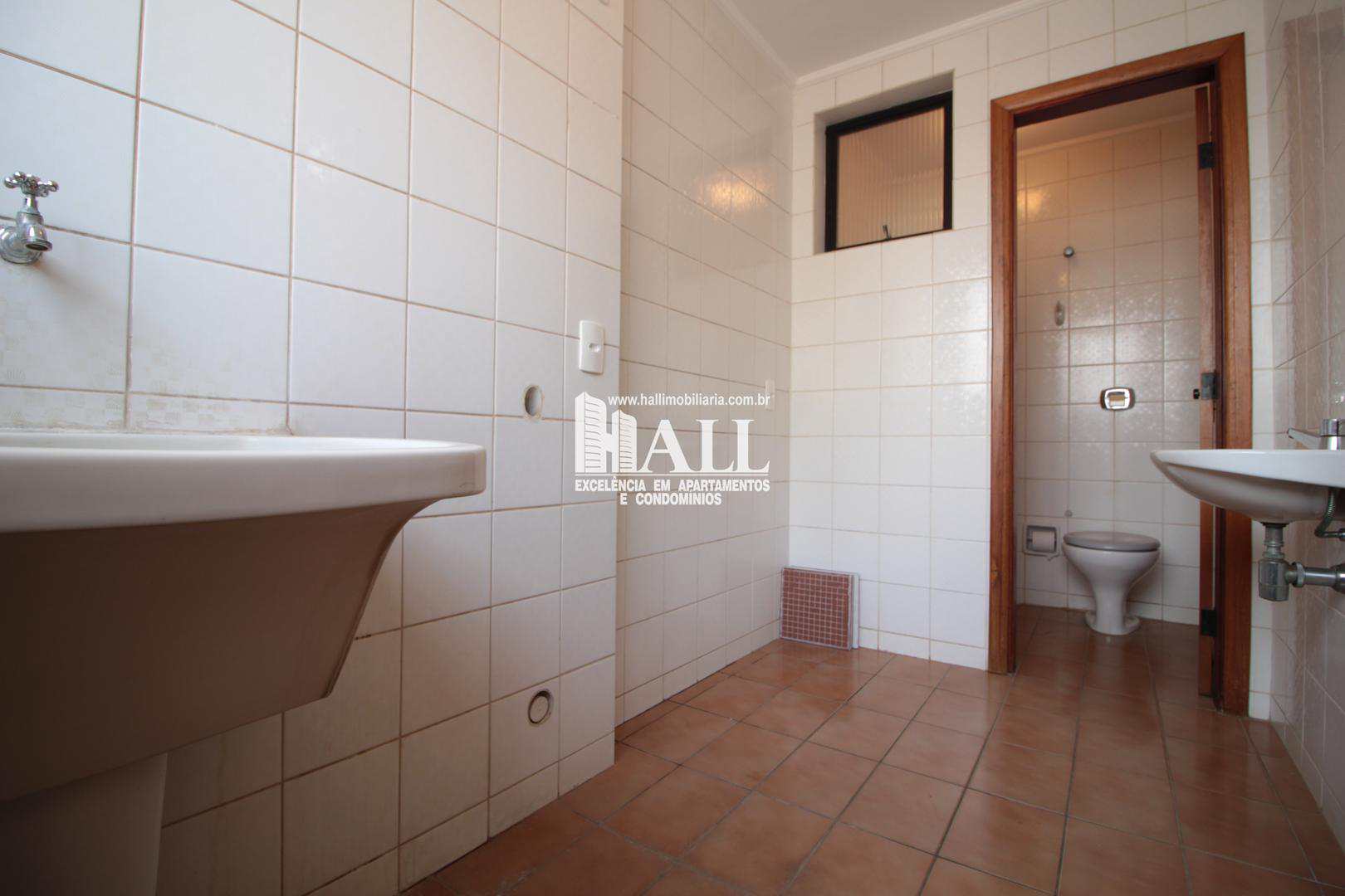 Apartamento à venda com 3 quartos, 108m² - Foto 2