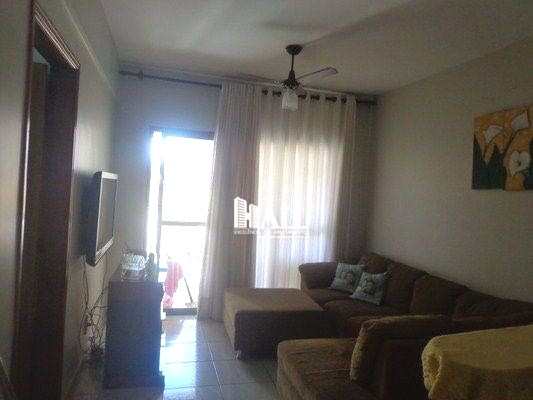 Apartamento à venda com 3 quartos, 136m² - Foto 1