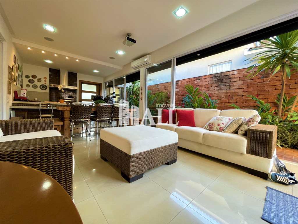 Casa de Condomínio à venda com 3 quartos, 250m² - Foto 21