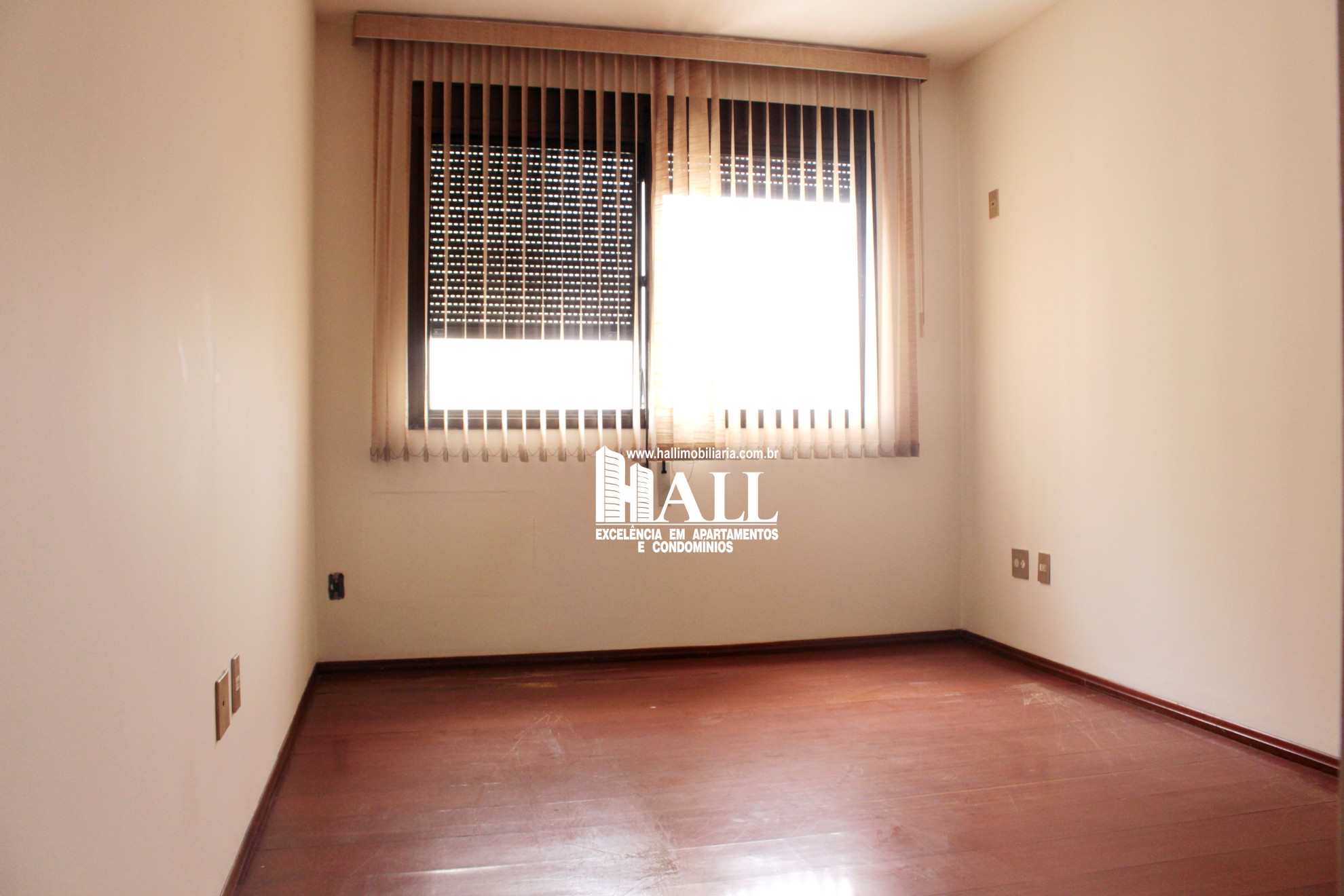 Apartamento à venda com 3 quartos, 155m² - Foto 4