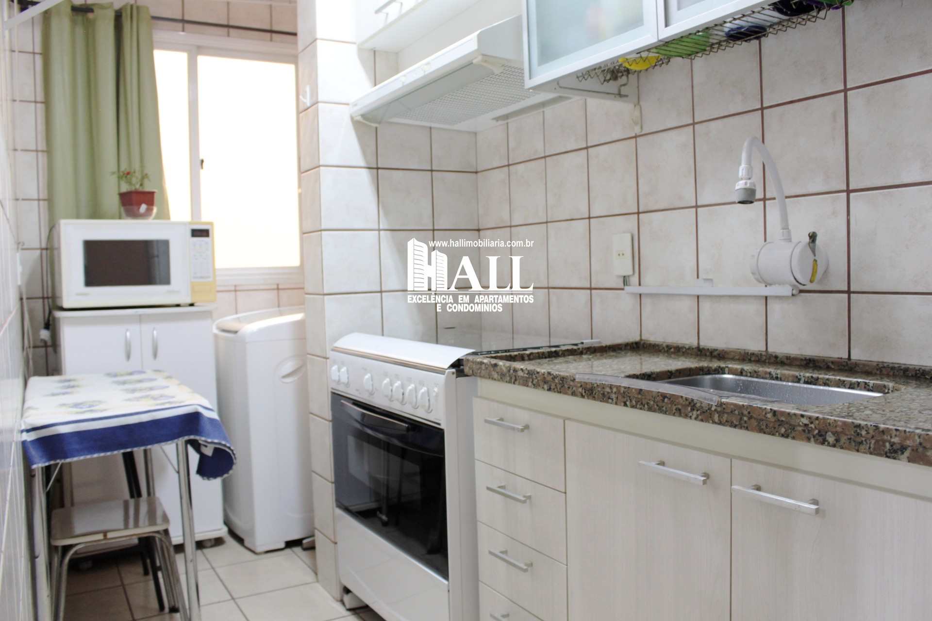 Apartamento à venda com 2 quartos, 64m² - Foto 3