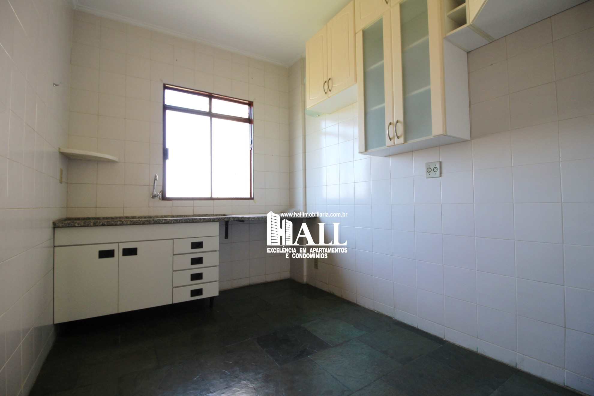 Apartamento à venda com 2 quartos, 70m² - Foto 4