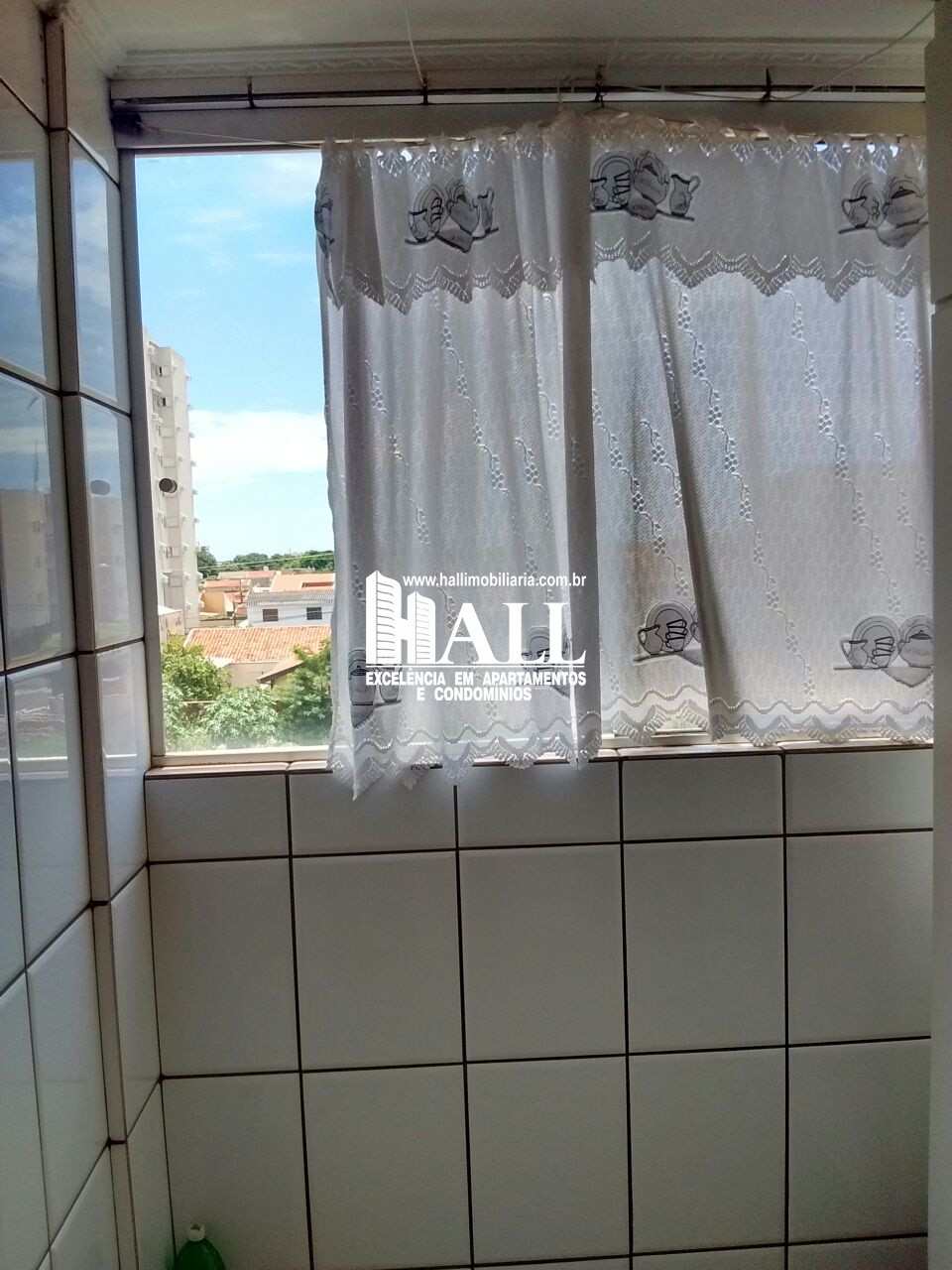 Apartamento à venda com 3 quartos, 75m² - Foto 4