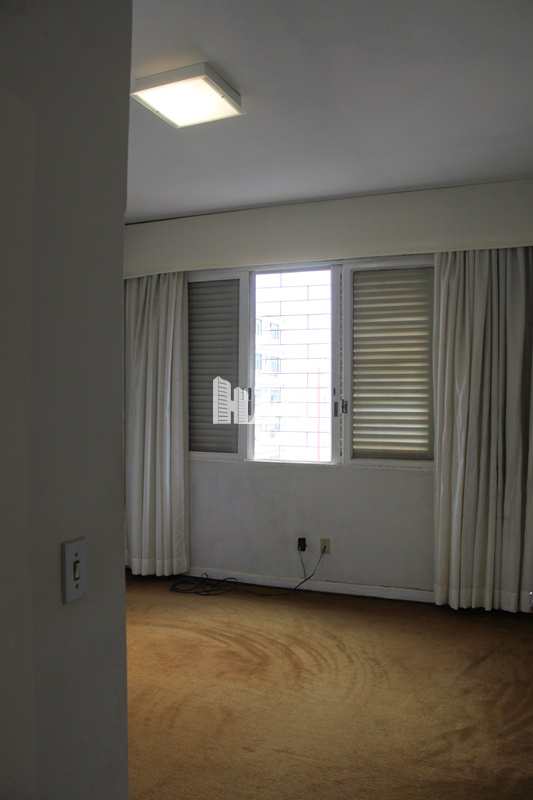 Apartamento com 4 quartos à venda, 220m² — foto 9 de 18
