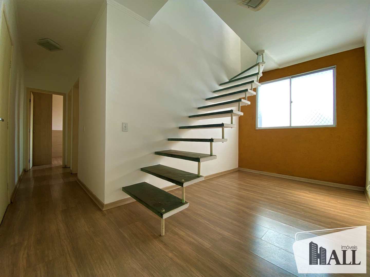 Apartamento à venda com 2 quartos, 100m² - Foto 2