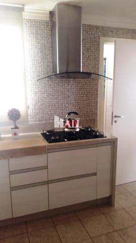 Apartamento à venda com 3 quartos, 136m² - Foto 3