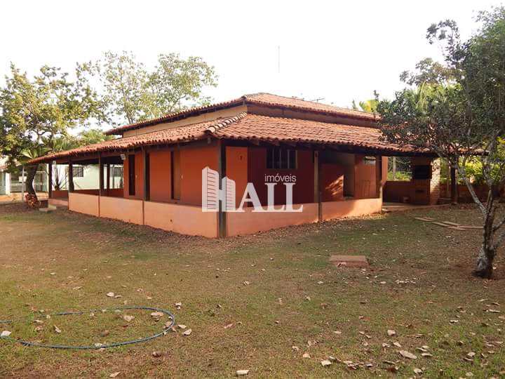 Fazenda à venda com 2 quartos, 200m² - Foto 1