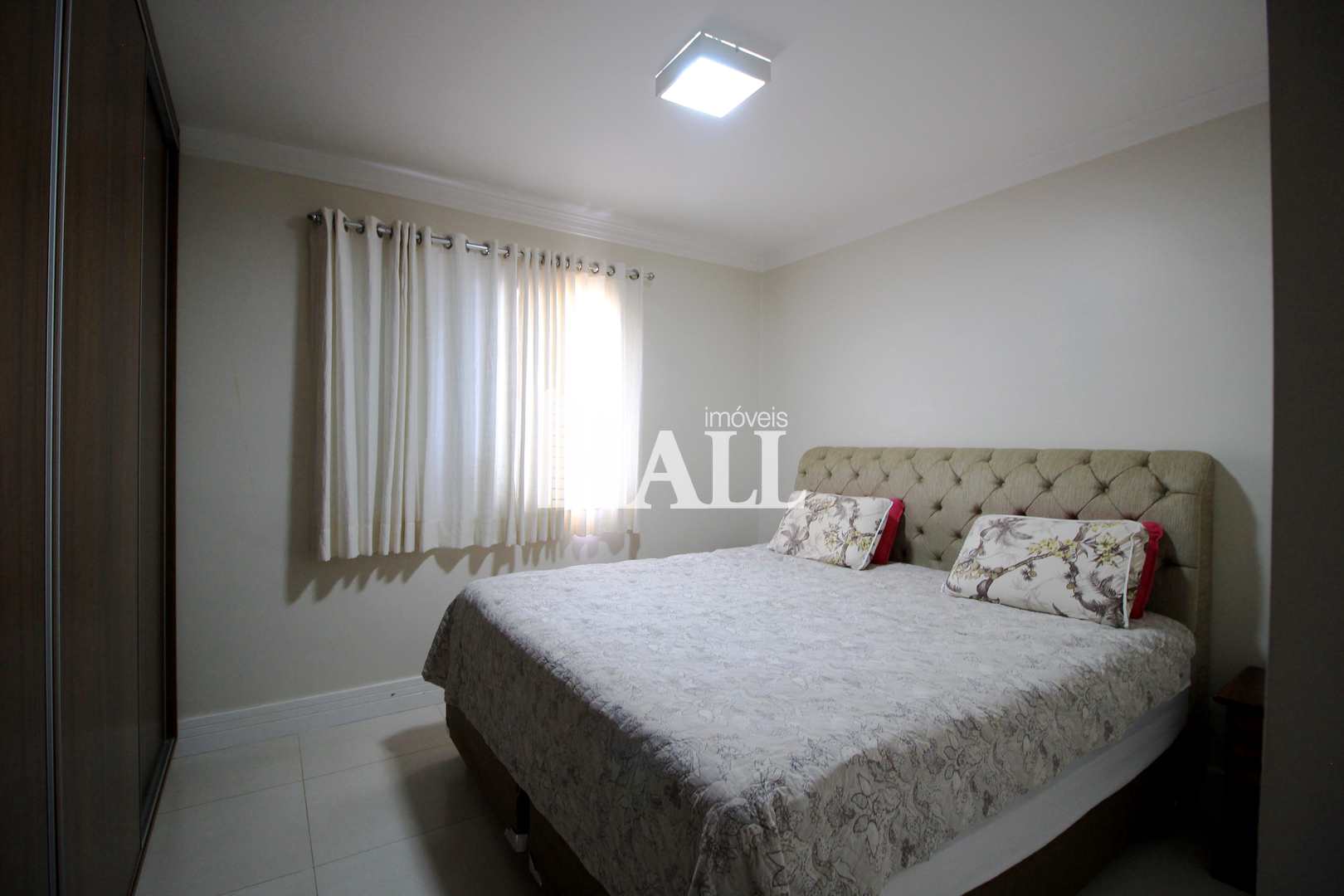 Apartamento à venda com 4 quartos, 104m² - Foto 3