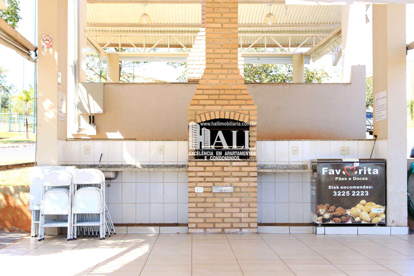 Casa de Condomínio à venda com 3 quartos, 168m² - Foto 2