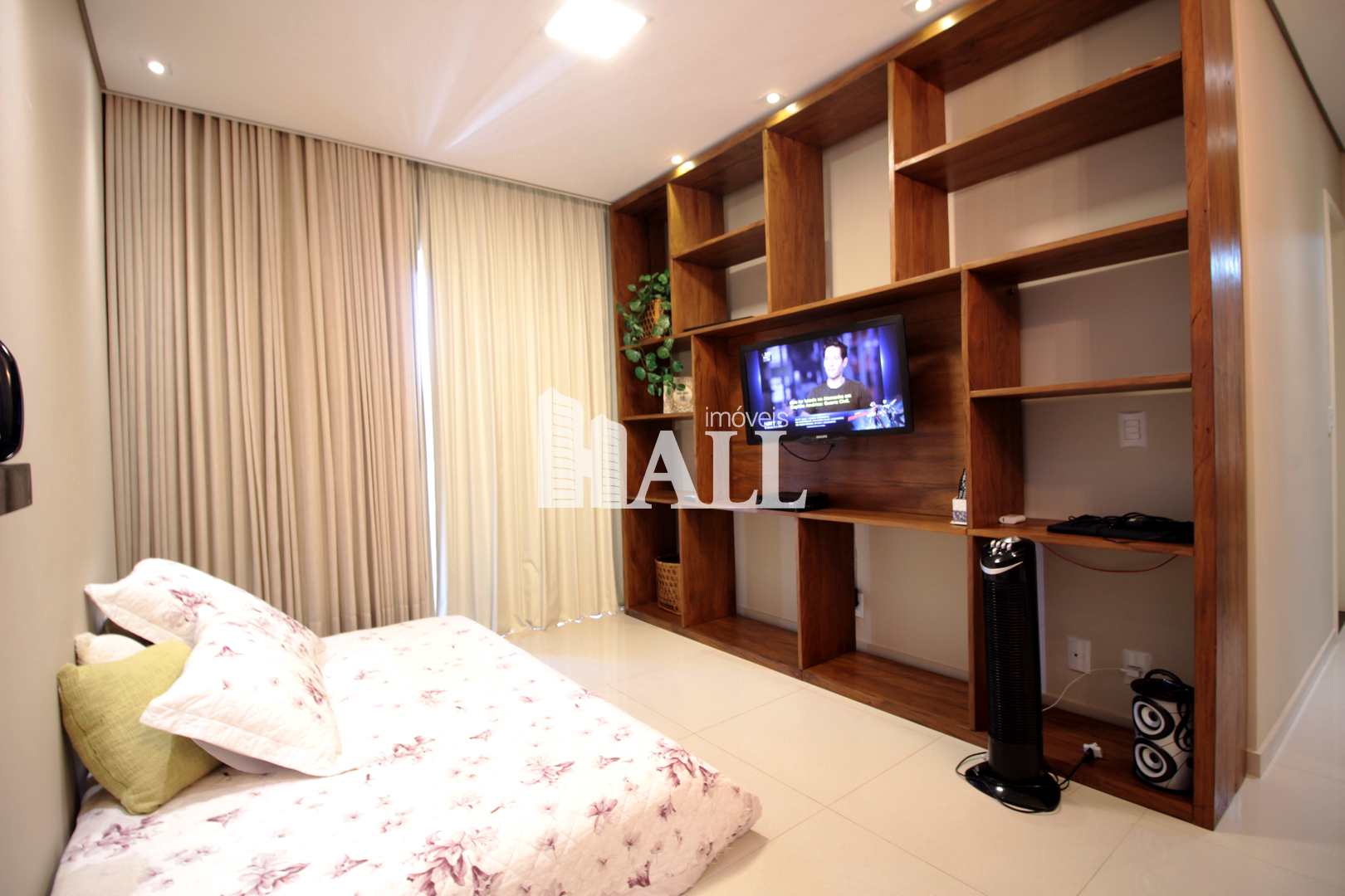 Apartamento à venda com 2 quartos, 64m² - Foto 2