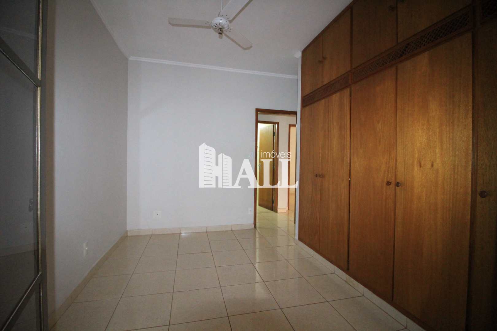 Apartamento à venda com 3 quartos, 108m² - Foto 2