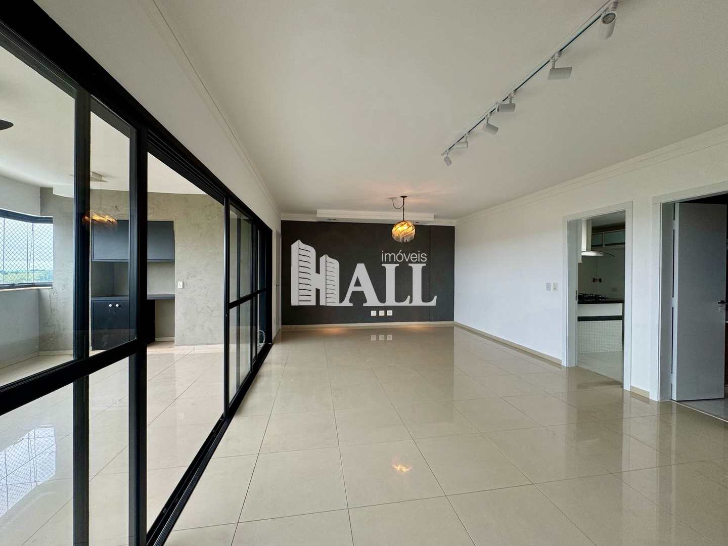 Apartamento à venda com 3 quartos, 156m² - Foto 4