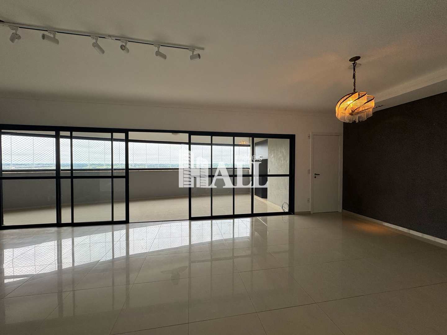 Apartamento à venda com 3 quartos, 156m² - Foto 3