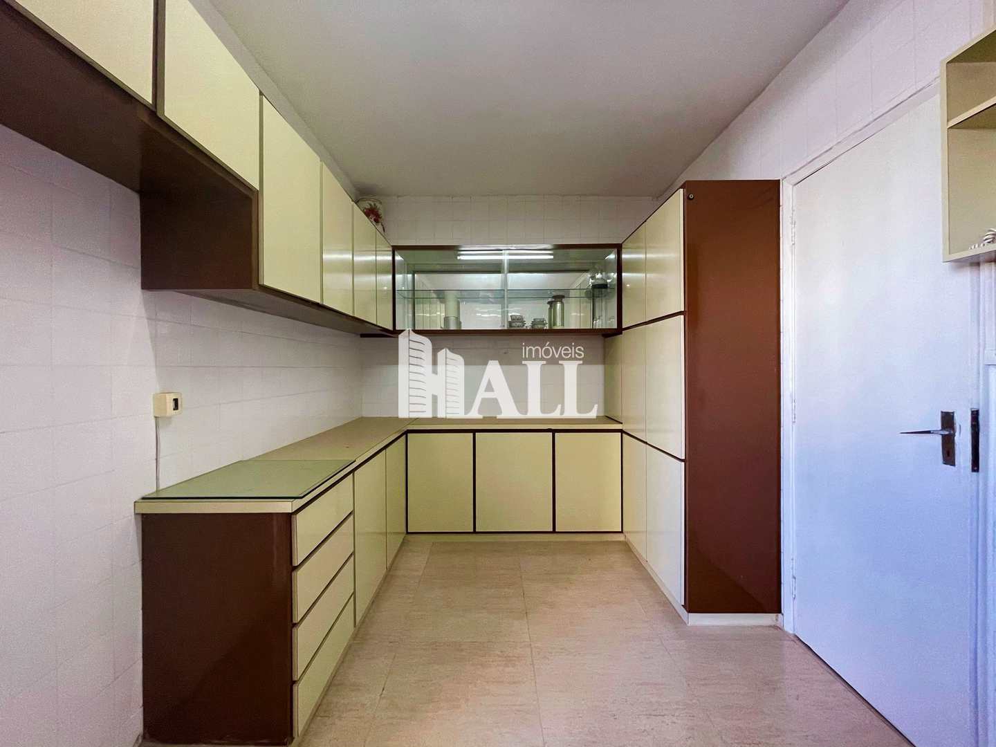 Apartamento à venda com 3 quartos, 127m² - Foto 2