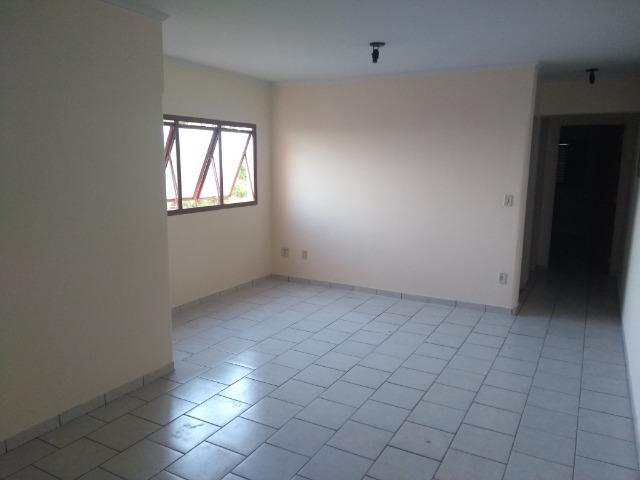 Apartamento à venda com 2 quartos, 65m² - Foto 1