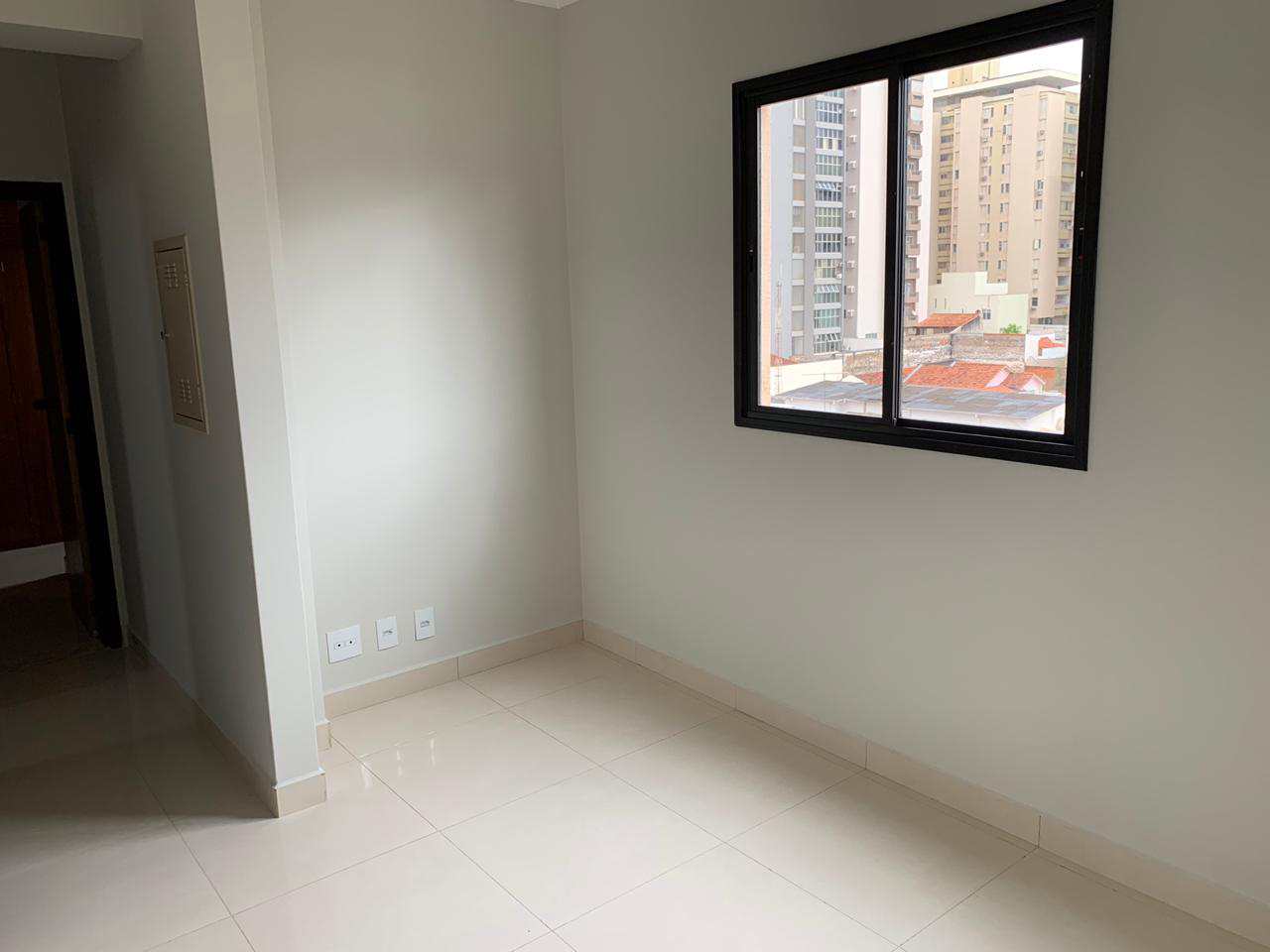 Apartamento à venda com 3 quartos, 130m² - Foto 2