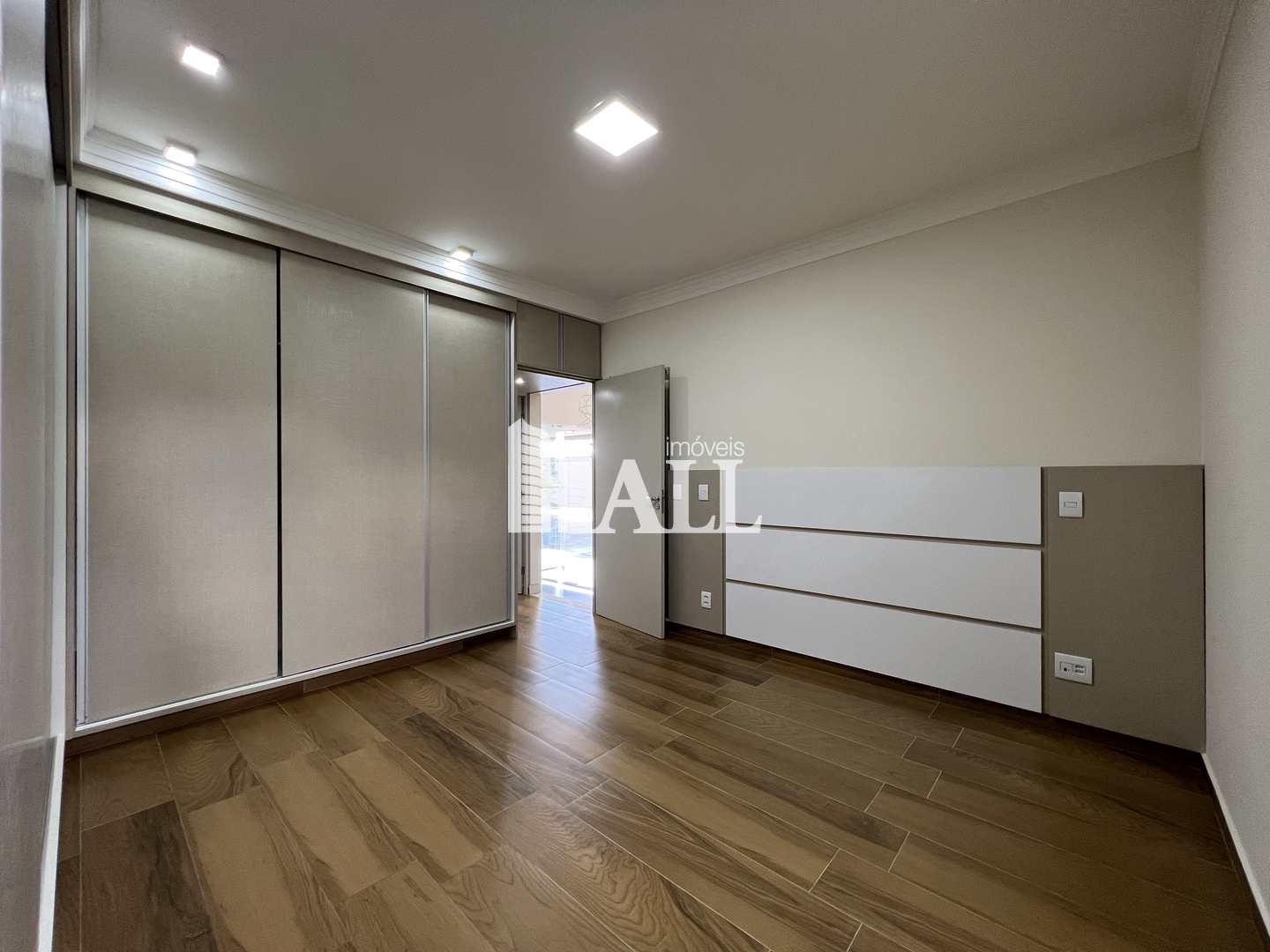 Casa de Condomínio à venda com 4 quartos, 285m² - Foto 13