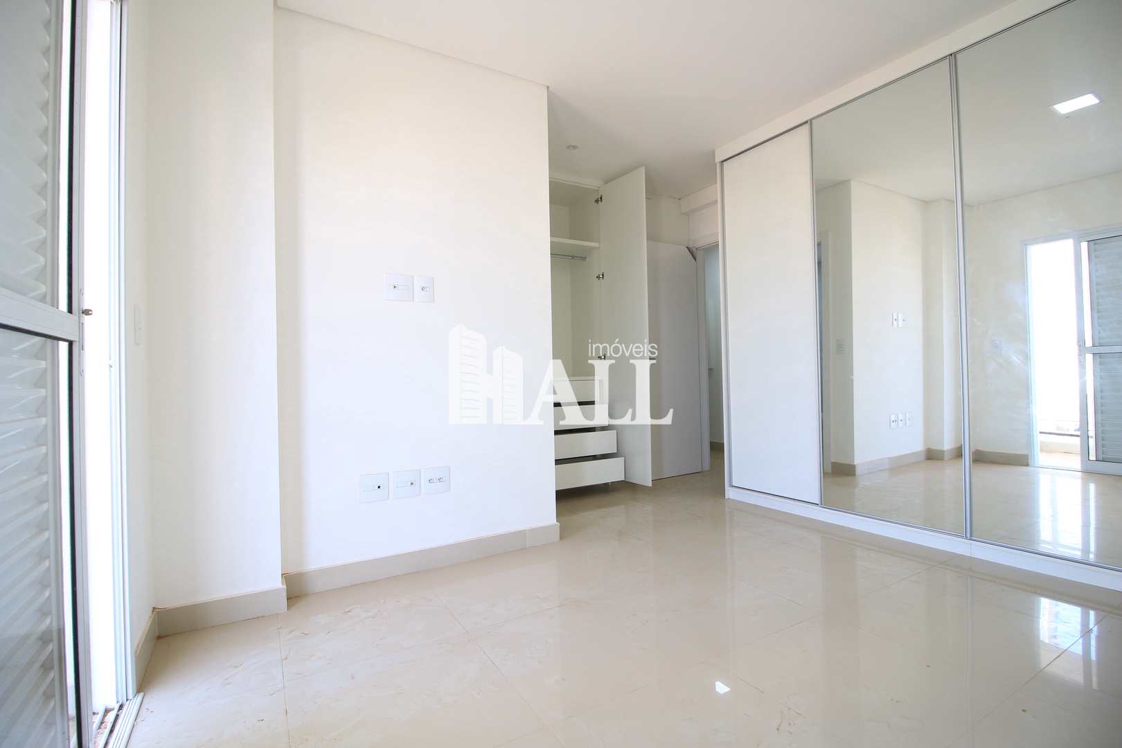 Apartamento à venda com 3 quartos, 135m² - Foto 8