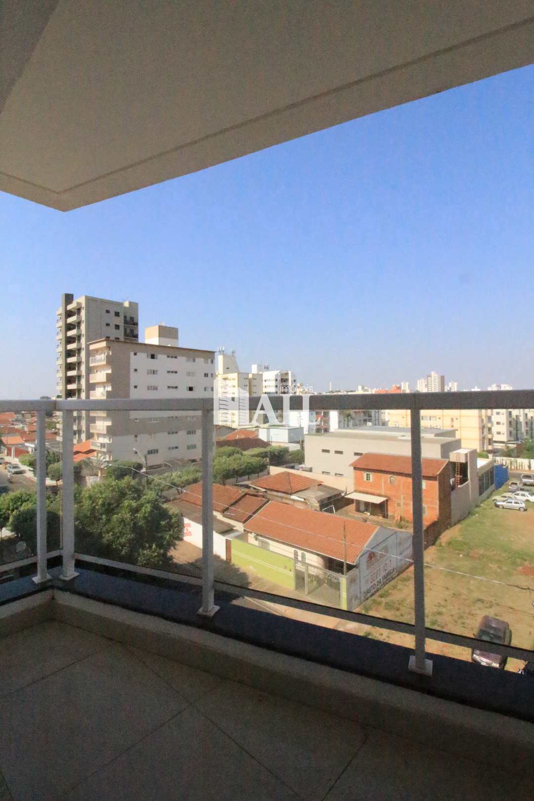 Apartamento à venda com 3 quartos, 135m² - Foto 1