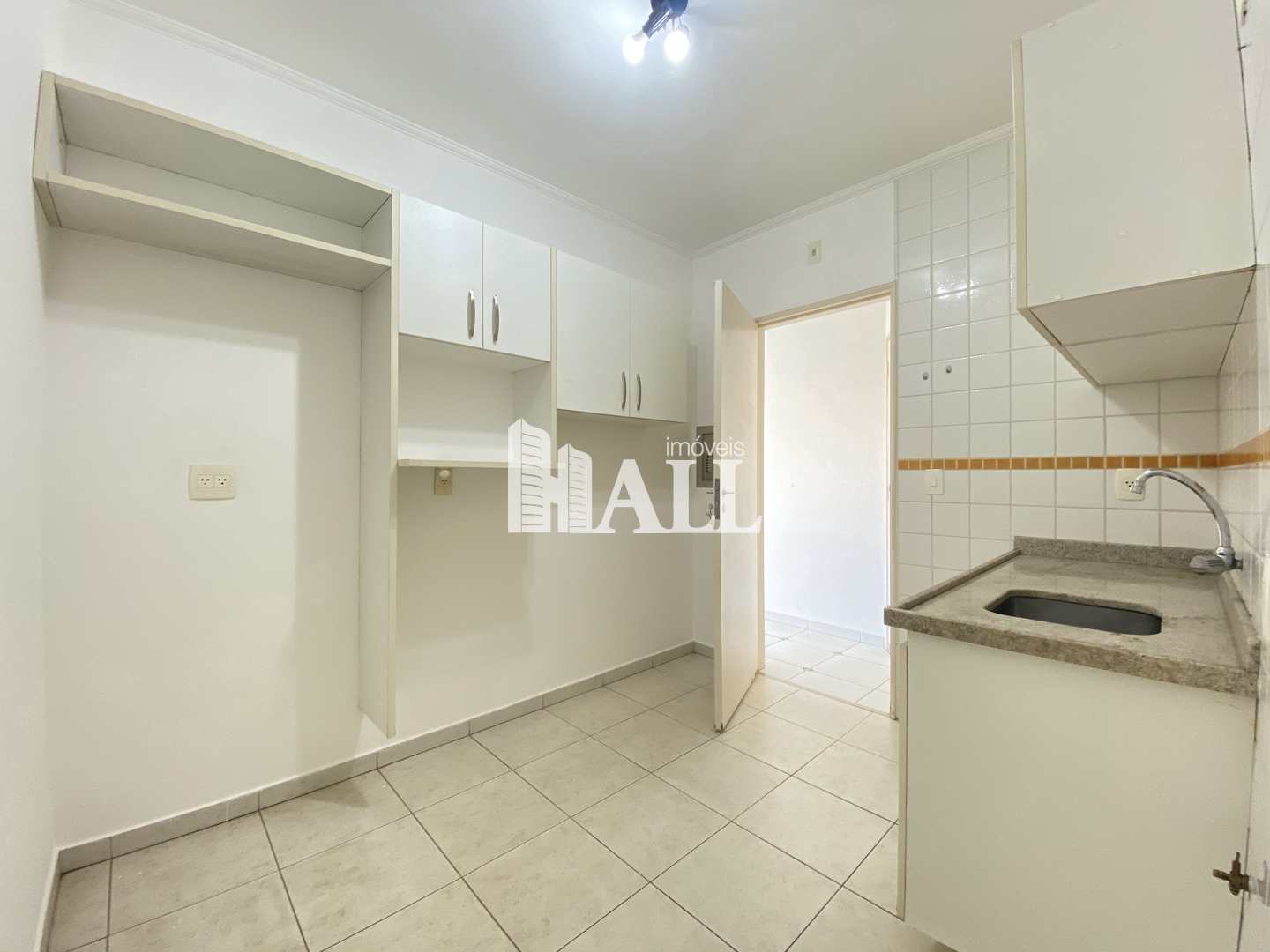 Apartamento à venda com 2 quartos, 77m² - Foto 4