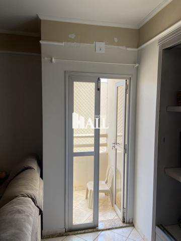 Apartamento à venda com 2 quartos, 70m² - Foto 2