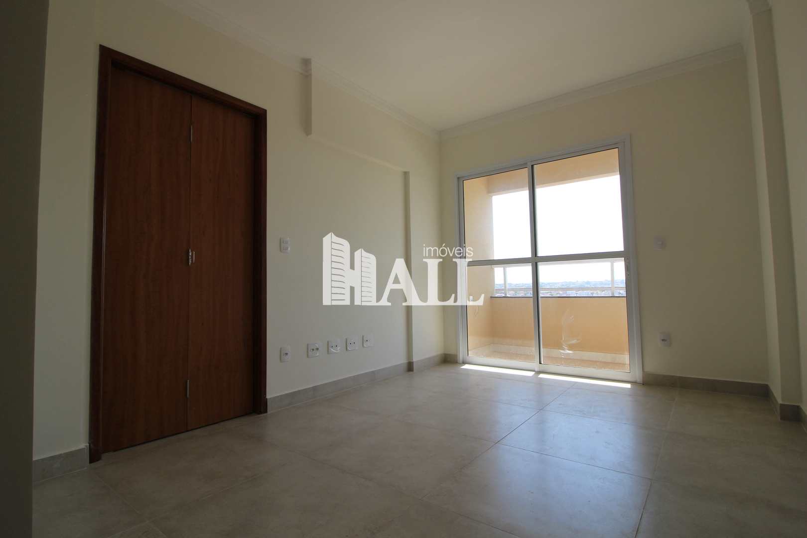 Apartamento à venda com 2 quartos, 74m² - Foto 2