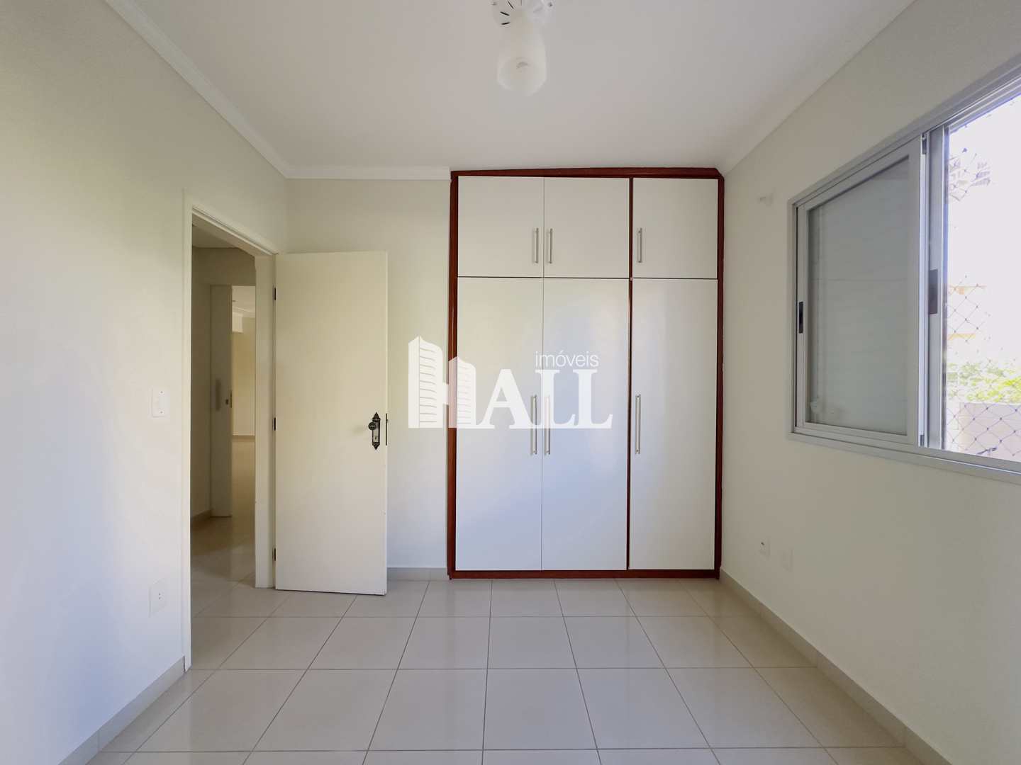 Apartamento à venda com 3 quartos, 105m² - Foto 4