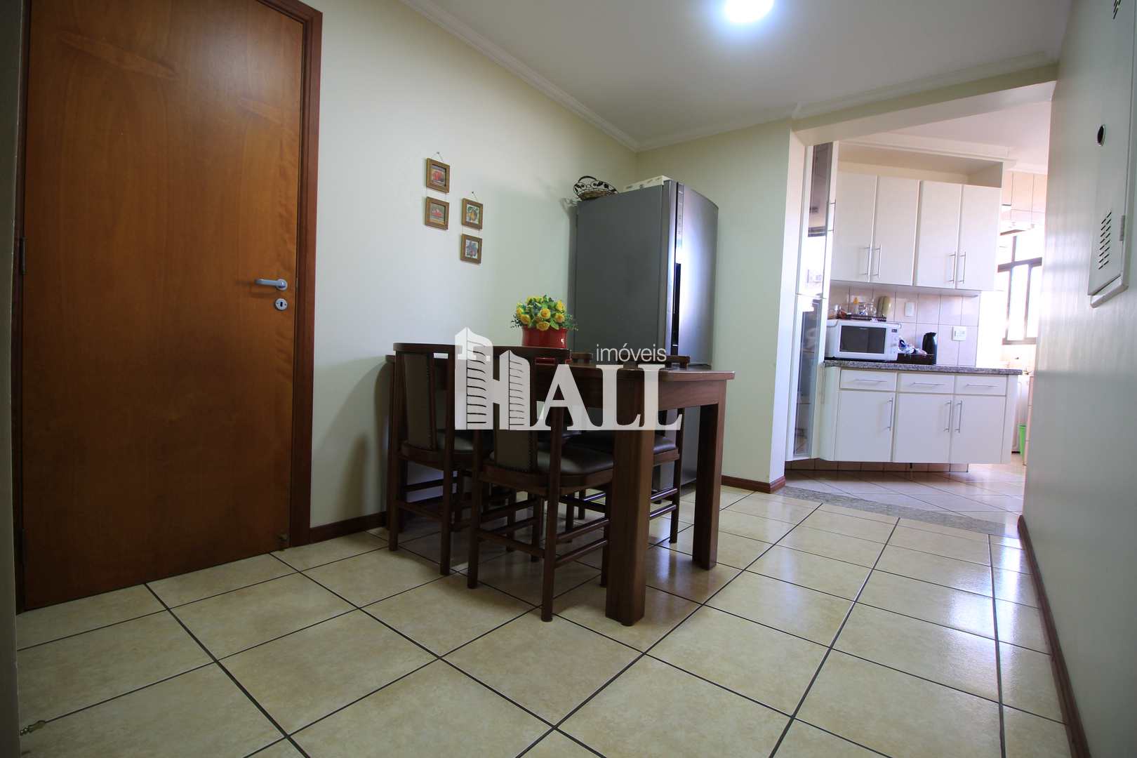 Apartamento à venda com 3 quartos, 145m² - Foto 3