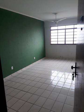 Apartamento à venda com 2 quartos, 70m² - Foto 1