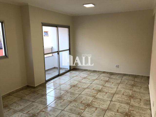 Apartamento à venda com 2 quartos, 68m² - Foto 1