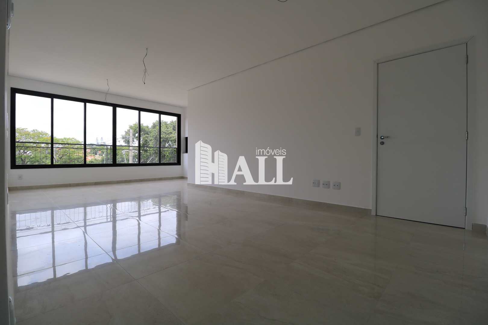 Apartamento à venda com 3 quartos, 100m² - Foto 1