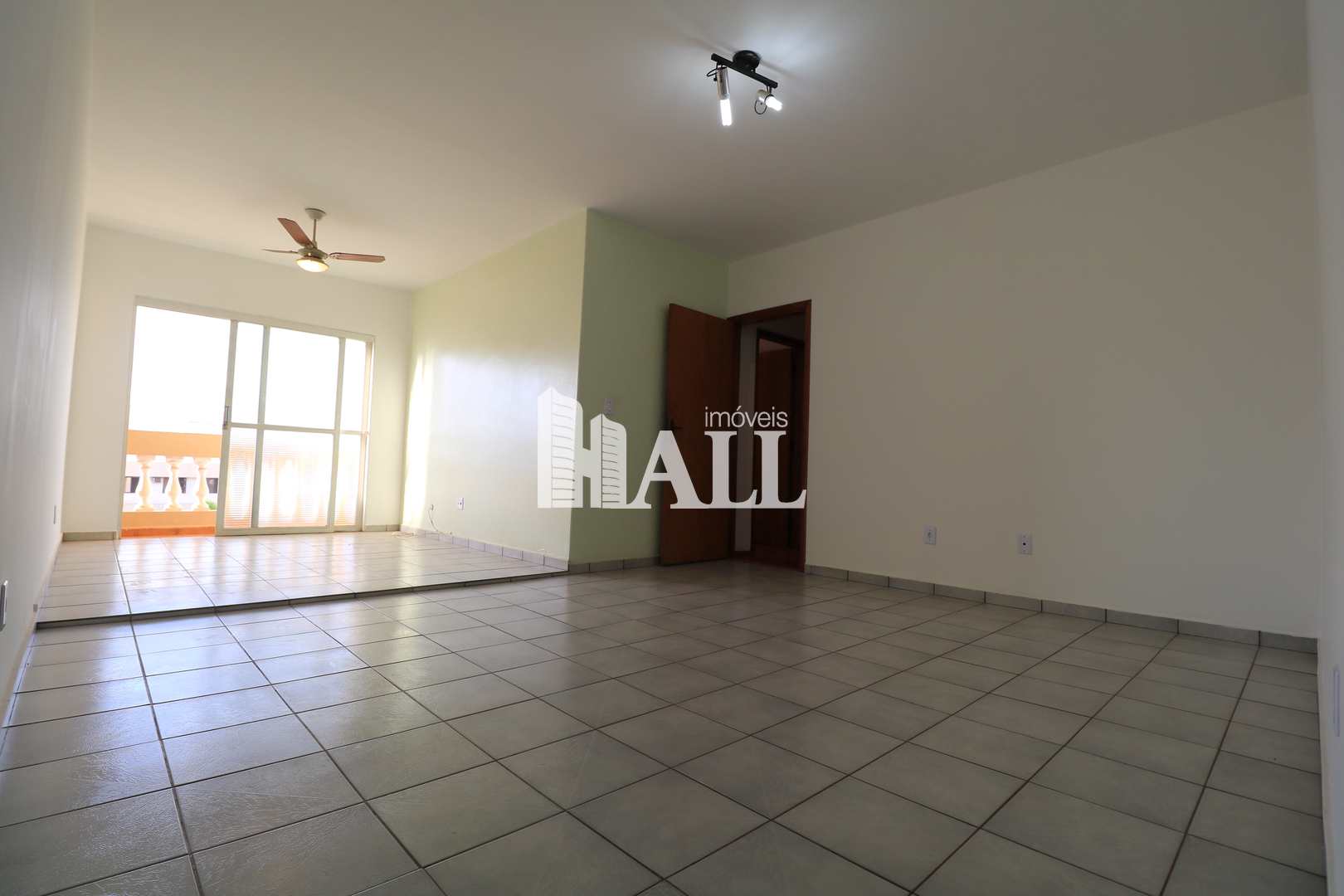 Apartamento à venda com 3 quartos, 120m² - Foto 1