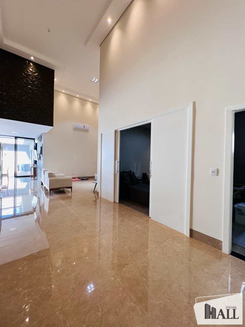 Casa de Condomínio à venda com 3 quartos, 243m² - Foto 3