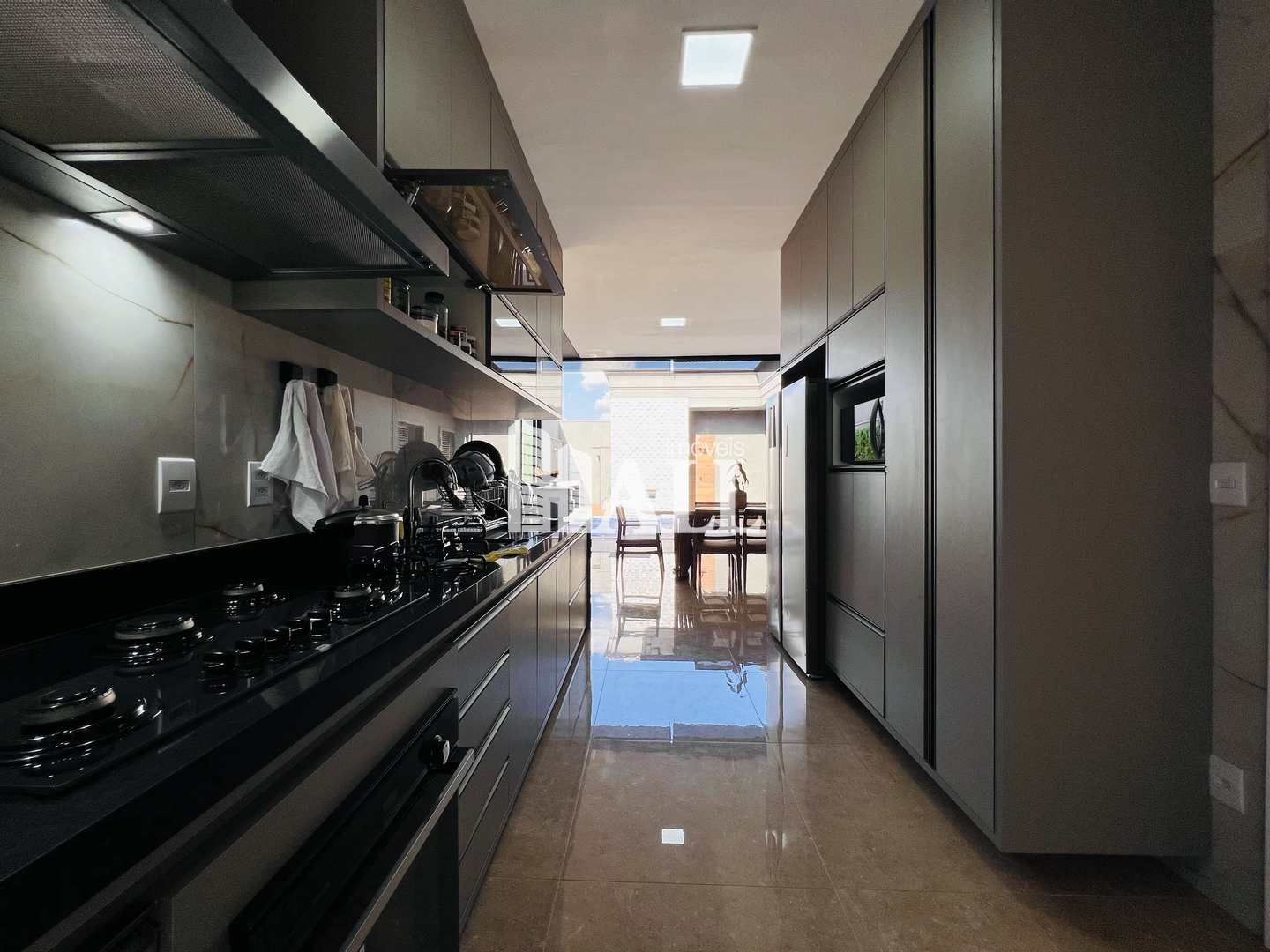 Casa de Condomínio à venda com 3 quartos, 243m² - Foto 7