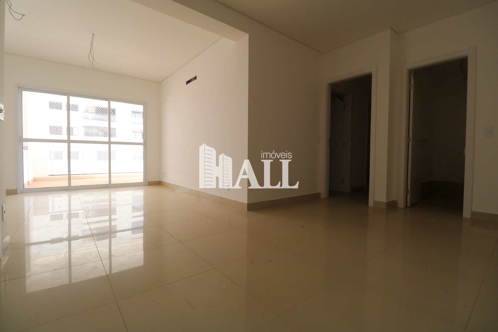 Apartamento à venda com 3 quartos, 135m² - Foto 1