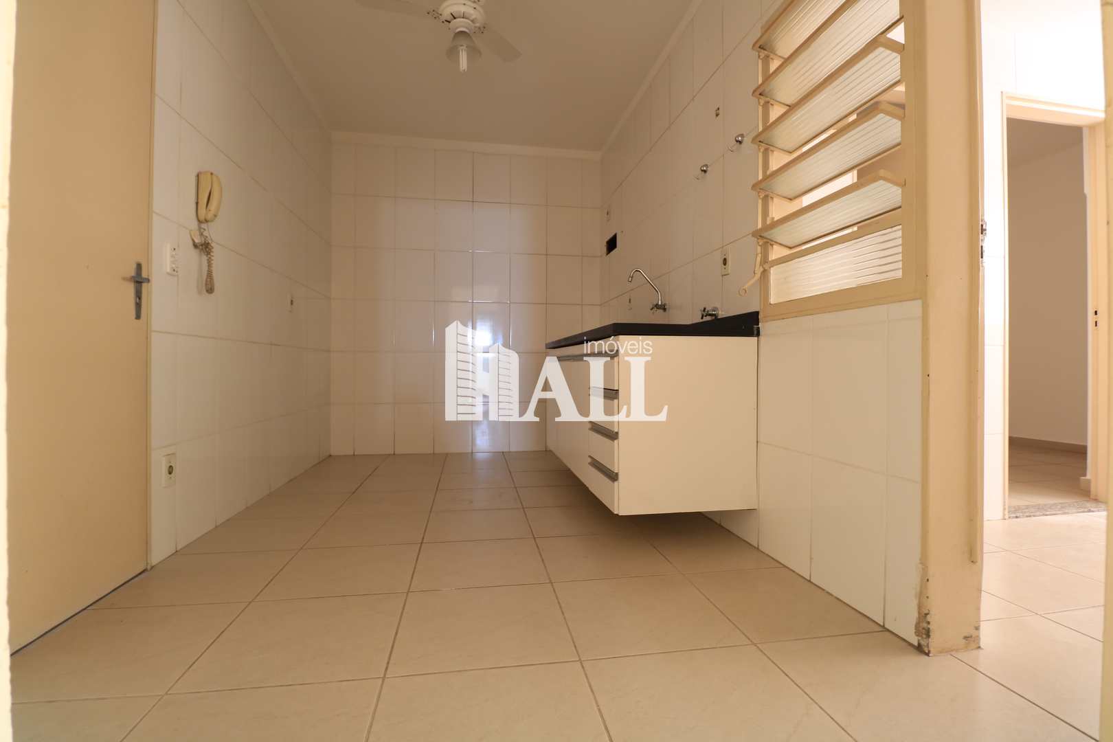 Apartamento à venda com 3 quartos, 131m² - Foto 2